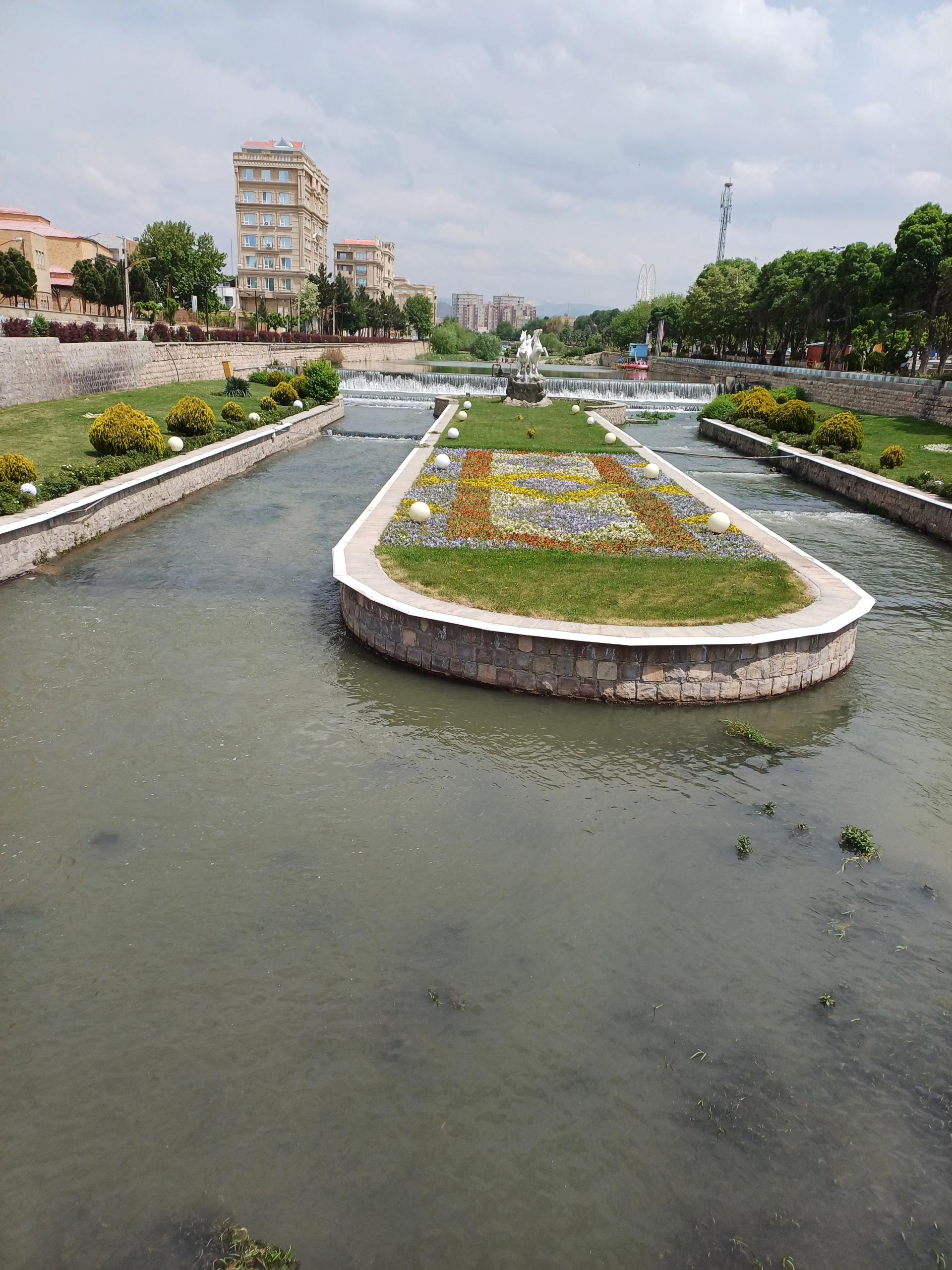 عکس فضای سبز صوفی چای