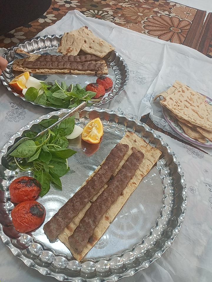 عکس کبابی گلبرگ گلپایگانی