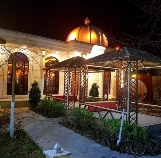عکس باغ رستوران ماه عسل