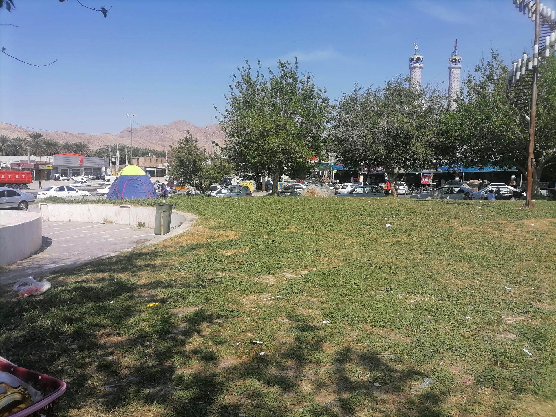 عکس بازار حاجی آباد