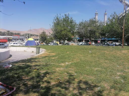 عکس بازار حاجی آباد