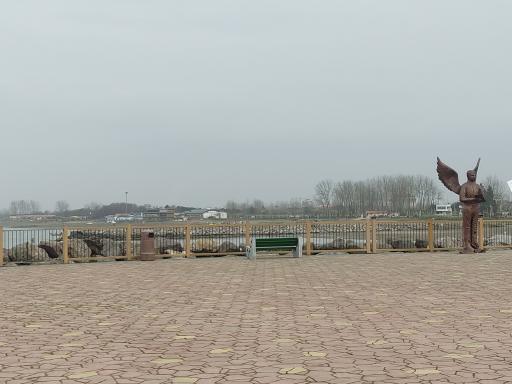 عکس موج‌شکن منطقه آزاد انزلی