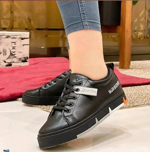 عکس فروشگاه کیف و کفش 39 تومنی