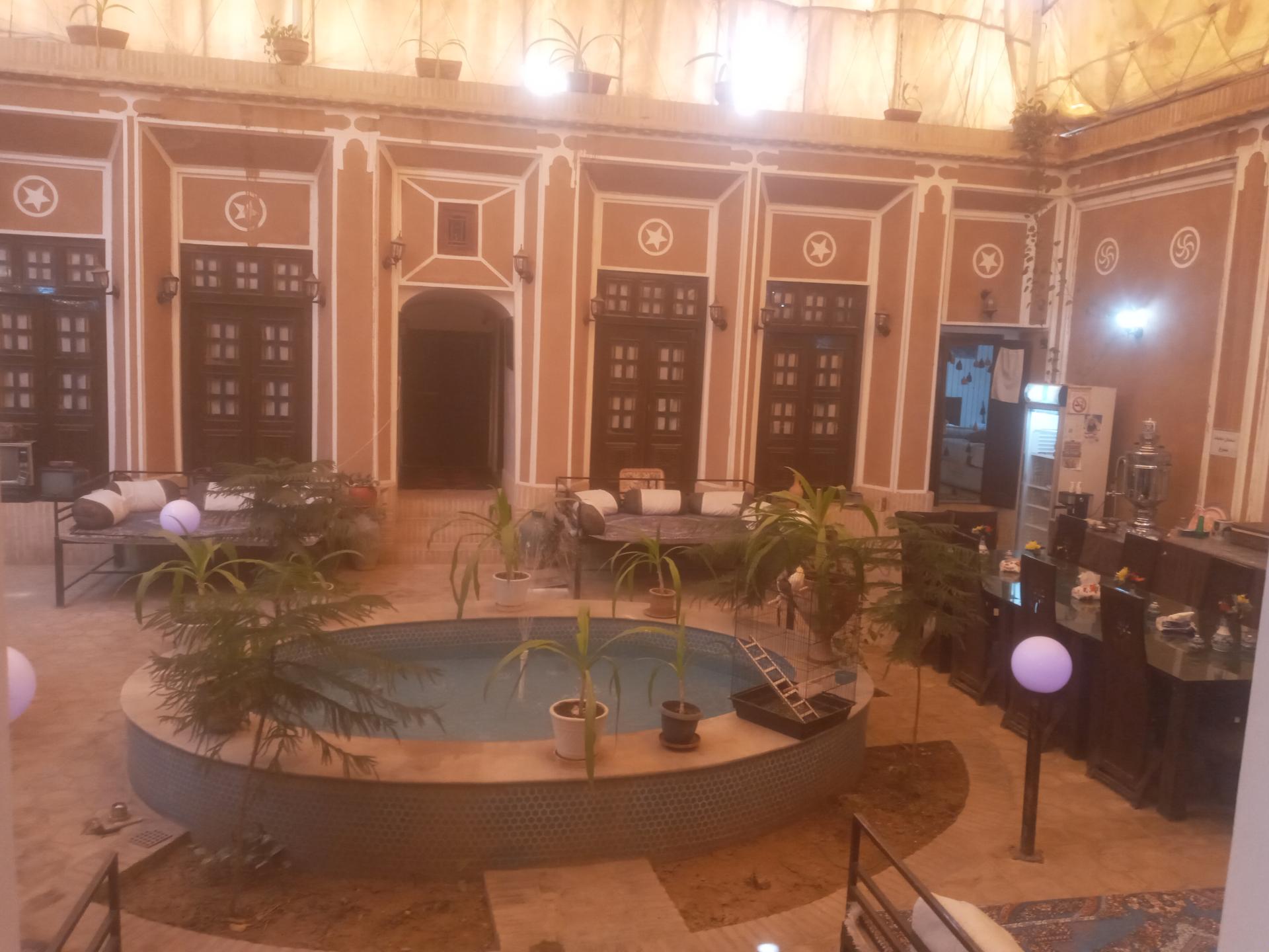 عکس اقامتگاه بومگردی نقره یزد