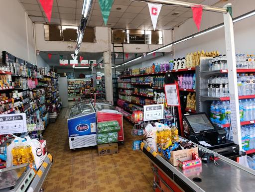 عکس فروشگاه زنجیره ای جانبو