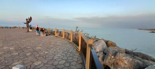 عکس موج‌شکن منطقه آزاد انزلی