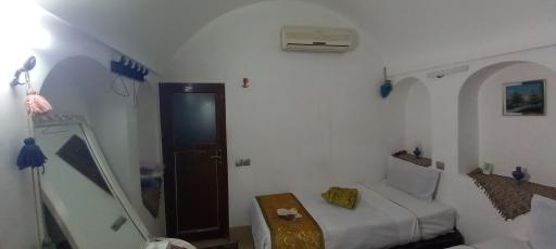 عکس اقامتگاه بومگردی نقره یزد