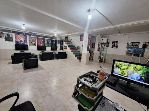 عکس کافه گیم ماتریکس ابهر