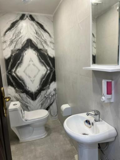 هتل آپارتمان اوستا