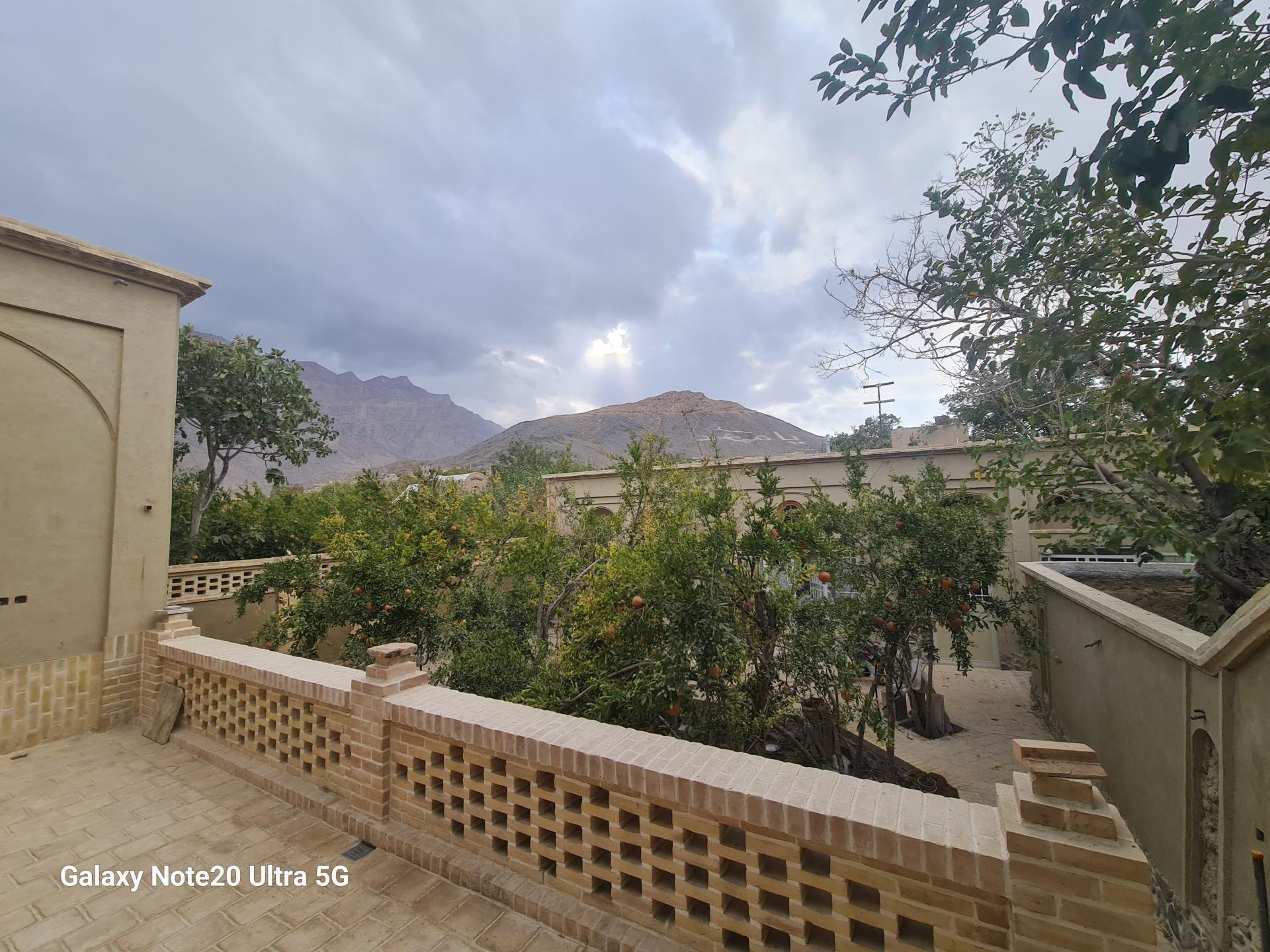 عکس بومگردی ننه رباب فراشاه