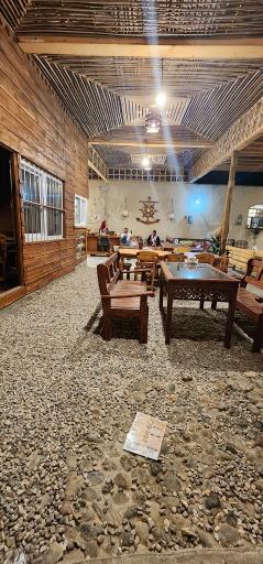 عکس رستوران سنتی لابستر (کاریز)