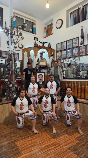 عکس باشگاه ورزش زورخانه‌ای آهن