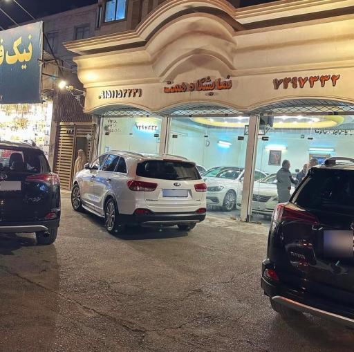 عکس نمایشگاه اتومبیل همت