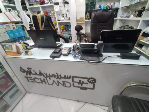 عکس فروشگاه سرزمین فناوری 