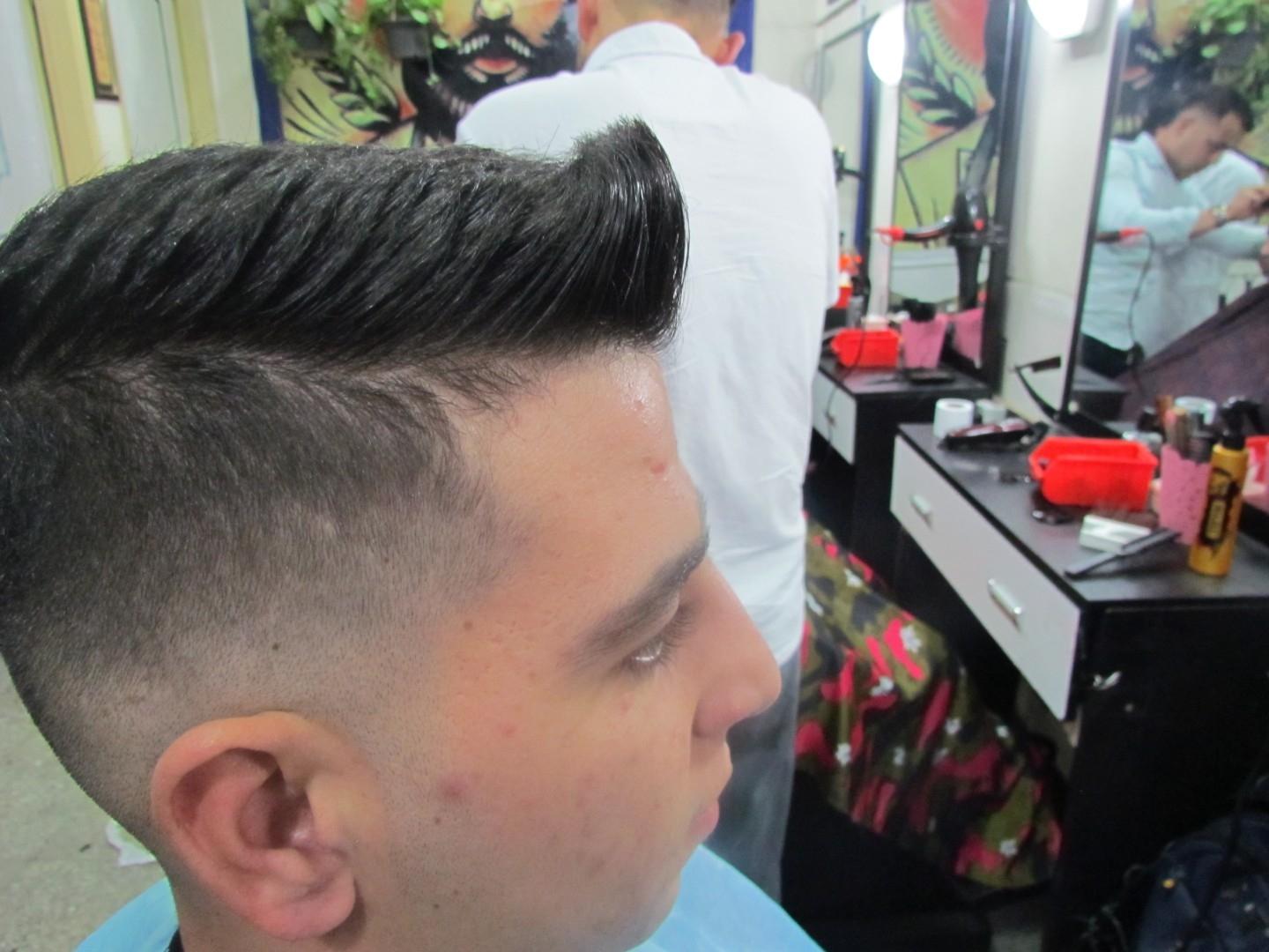 عکس آموزشگاه آرایش و پیرایش مردانه آریان هنر ۲