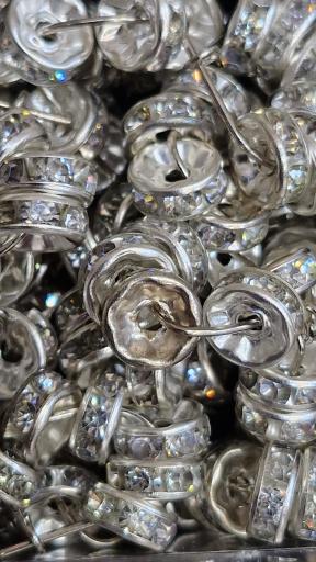 عکس خرازی و لوازم خیاطی امید