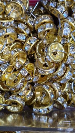 عکس خرازی و لوازم خیاطی امید