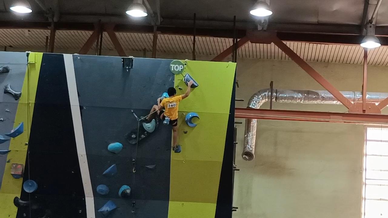 عکس سالن سنگنوردی