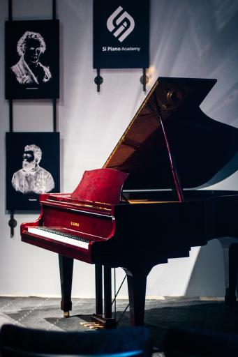 عکس آکادمی پیانو سی