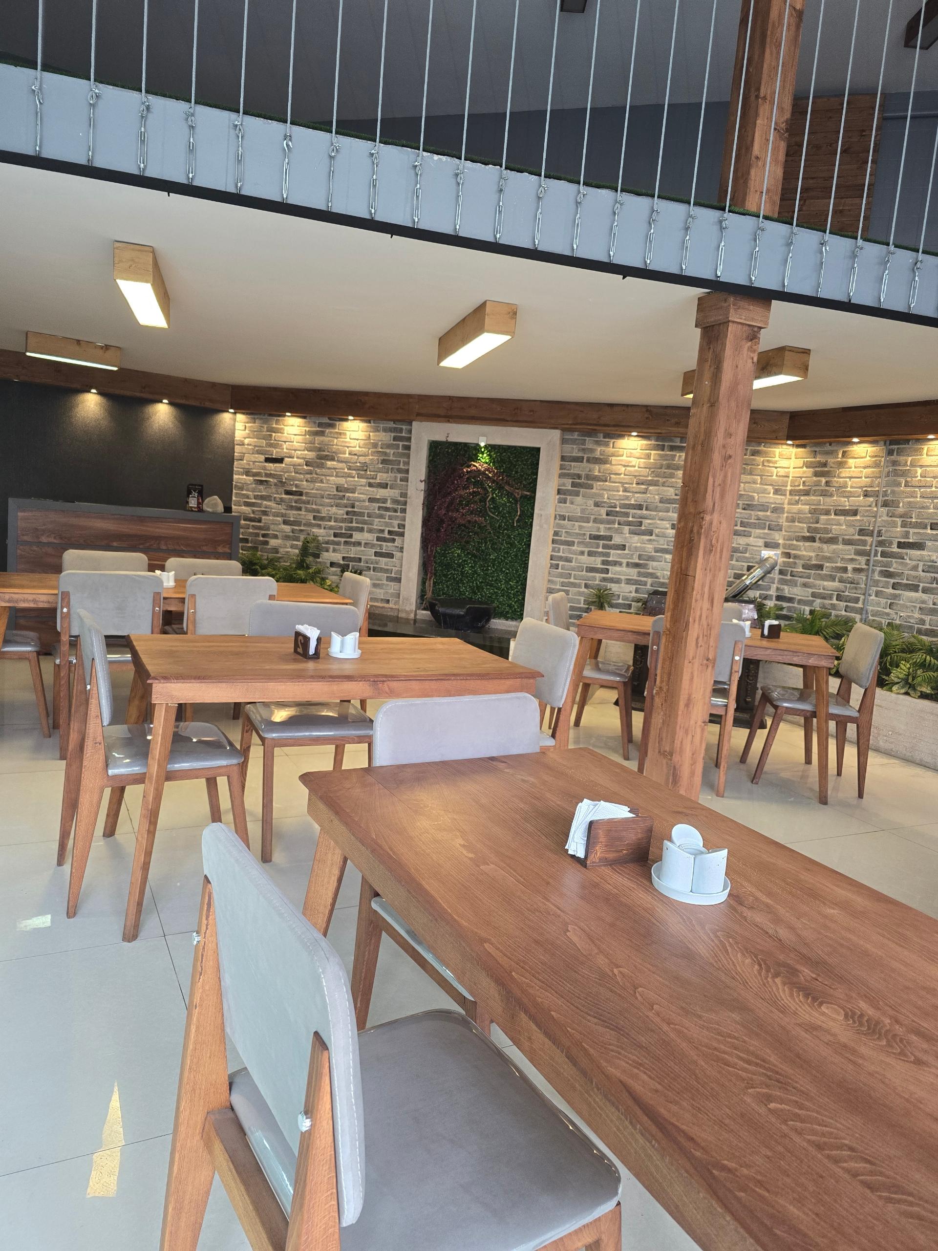 عکس رستوران بِی کباب