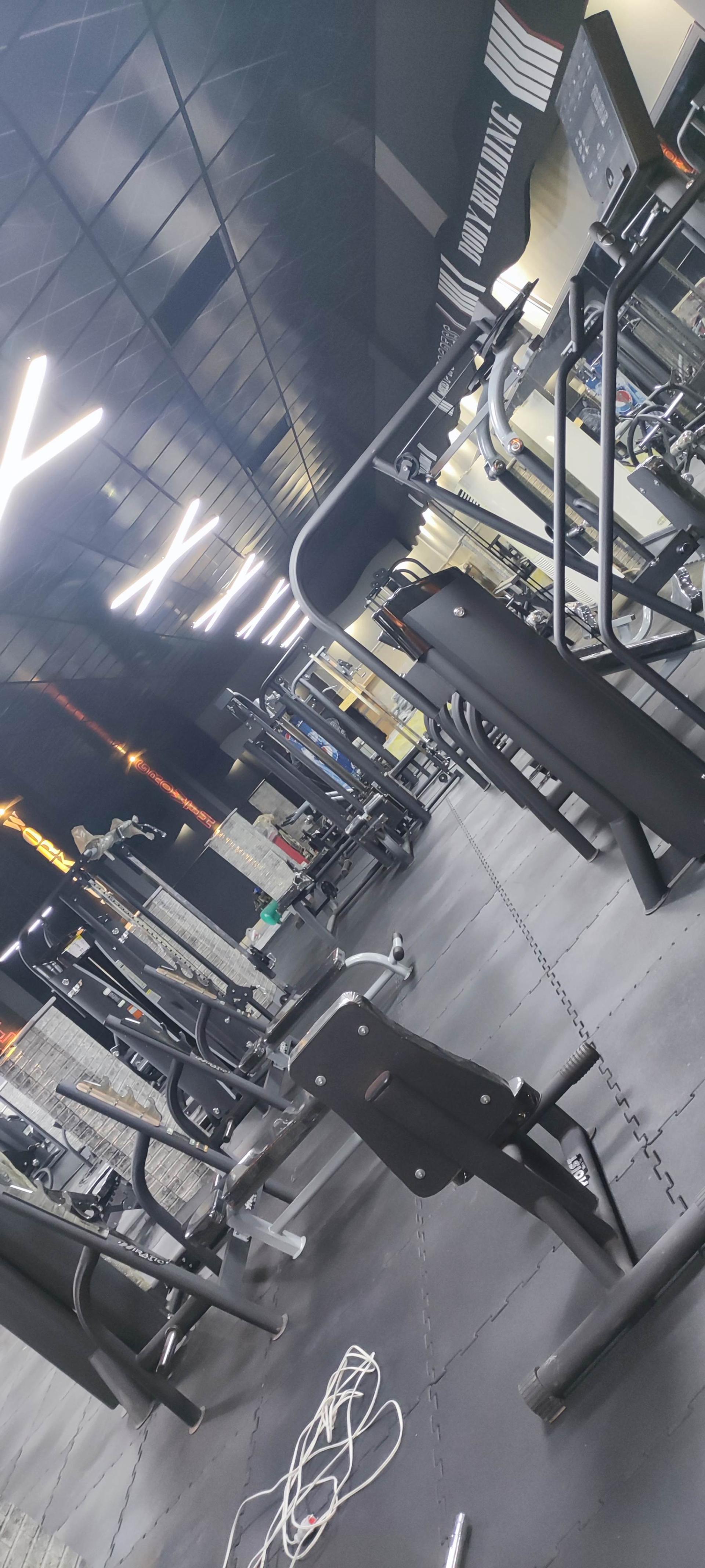 عکس باشگاه بدنسازی توکان 