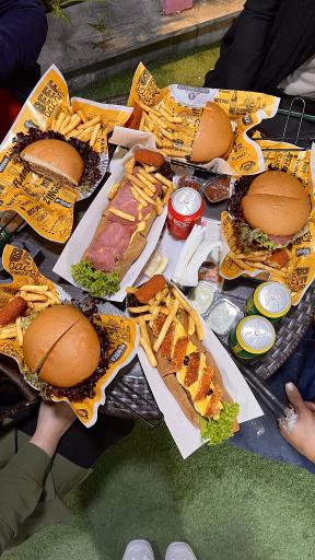 عکس فست فود هات داگ پارتی