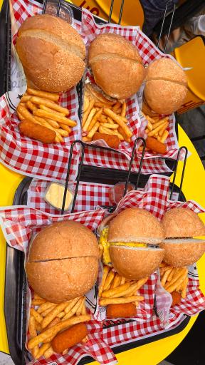 عکس فست فود هات داگ پارتی