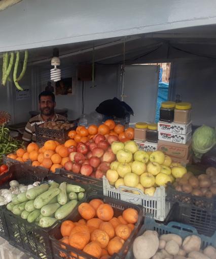 عکس دکه میوه فروشی عمو رجب
