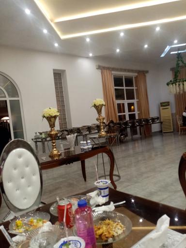 عکس باغ تالار تاج 