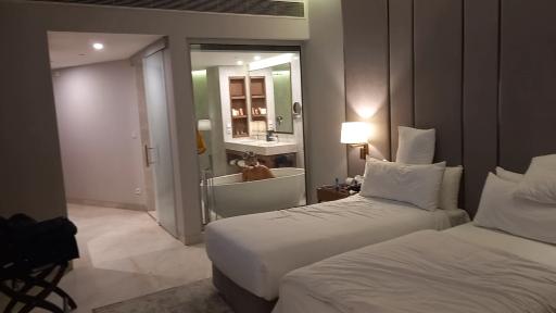 هتل آریا باستان کیش