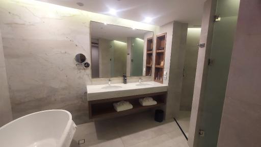 عکس هتل آریا باستان کیش