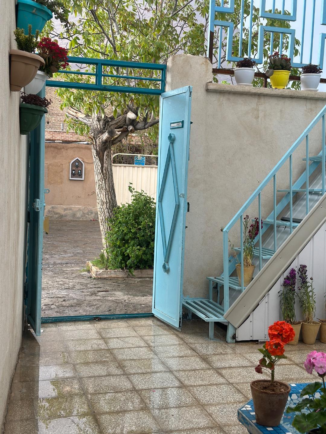 عکس خانه تیاش