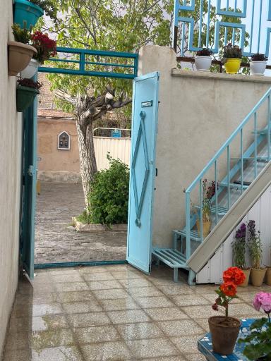 عکس خانه تیاش
