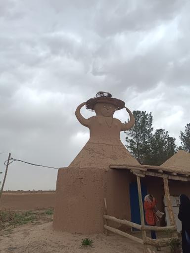 عکس ساختمان کلاهی