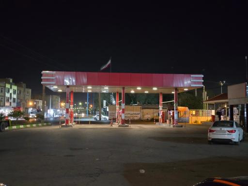 عکس پمپ بنزین فرهنگیان