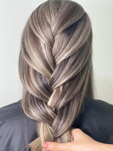 عکس سالن تخصصی رنگ و کراتین زینب بنایی