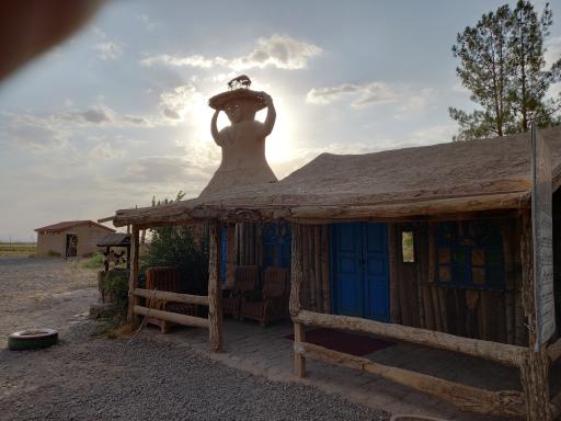 عکس ساختمان کلاهی