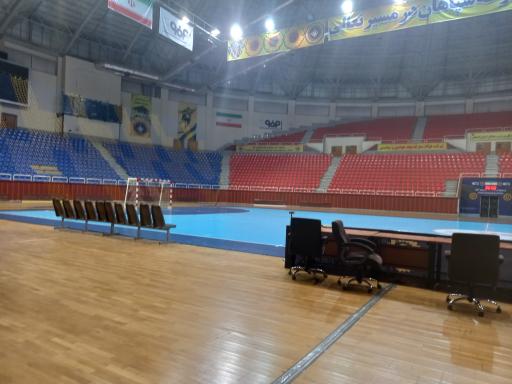 ورزشگاه سرپوشیده 6000 نفری ۲۵ آبان اصفهان