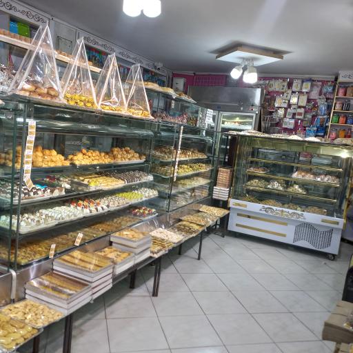 عکس شیرینی فروشی آریا