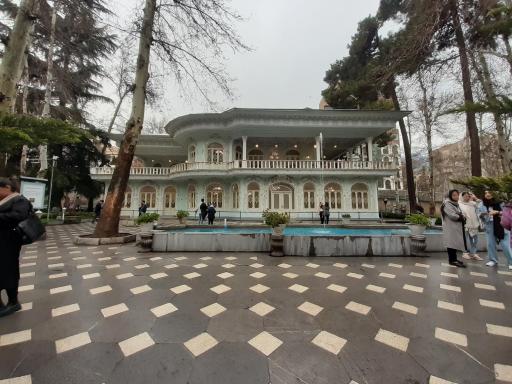 عکس درب ورودی موزه زمان