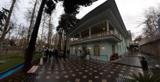 عکس درب ورودی موزه زمان