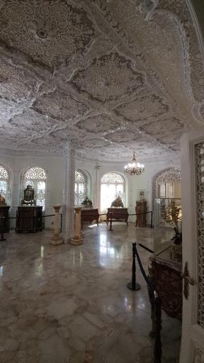 عکس درب ورودی موزه زمان