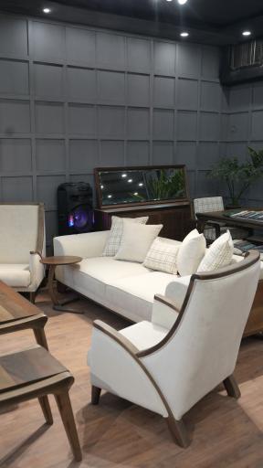 عکس سرای فرش و مبلمان جهان آرا