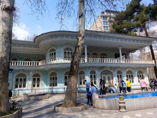 عکس درب ورودی موزه زمان