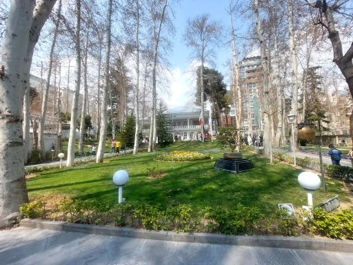 عکس درب ورودی موزه زمان