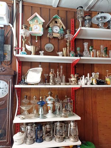 عتیقه فروشی روحانی