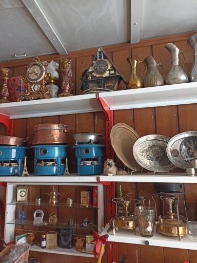 عتیقه فروشی روحانی