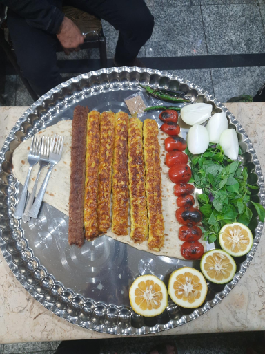 عکس کبابی عزت پور