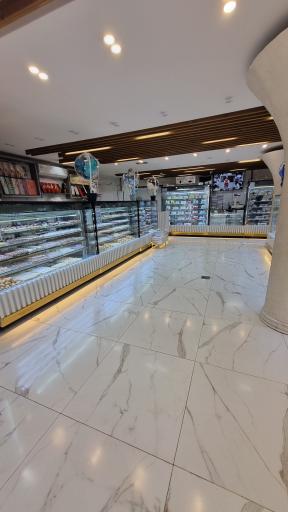 عکس کافه و شیرینی بلوط