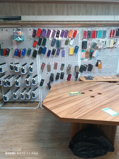 عکس فروشگاه لوازم جانبی موبایل